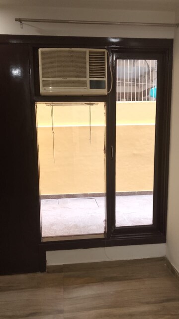 Room in 2 BHK Apartment at Sector 57 – for Rent