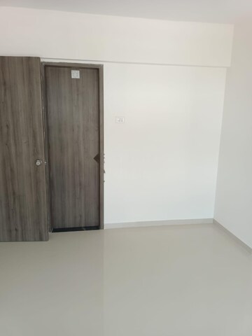 Room in 2 BHK Apartment at Kohinoor Tinsel County, Hinjewadi – for Rent