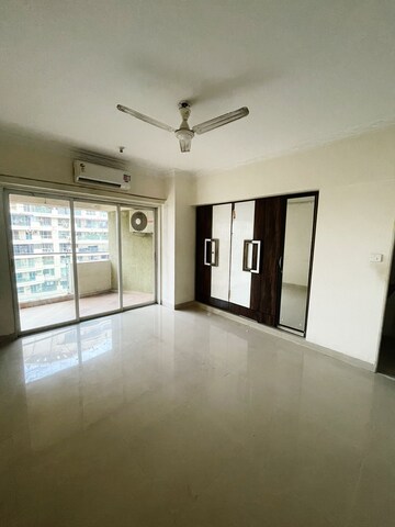 Room in 3 BHK Apartment at Tulipia And Tilia Apartment, Chandivali – for Sale