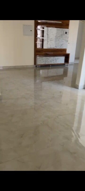 Room in 2 BHK Apartment at VVIP Mangal, Raj Nagar Extension – for Rent