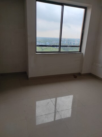 Room in 2.5 BHK Apartment at Godrej Seven, Joka – for Rent