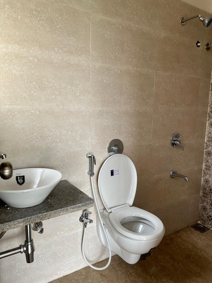 Bathroom, metropolis-aquaris-phase-1 1 Bedroom 500 Sq.Ft. Apartment In Kasarvadavali Thane 8145833