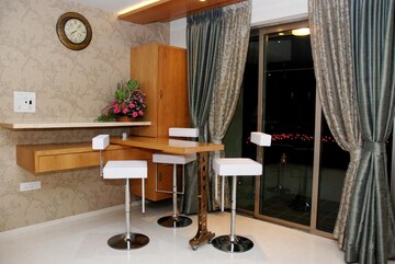 Bedroom in 5 BHK Apartment at Andheri West – for Sale