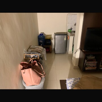 Parking in 1 RK Builder Floor at DLF Cyber SEZ, National Media Center – for Rent