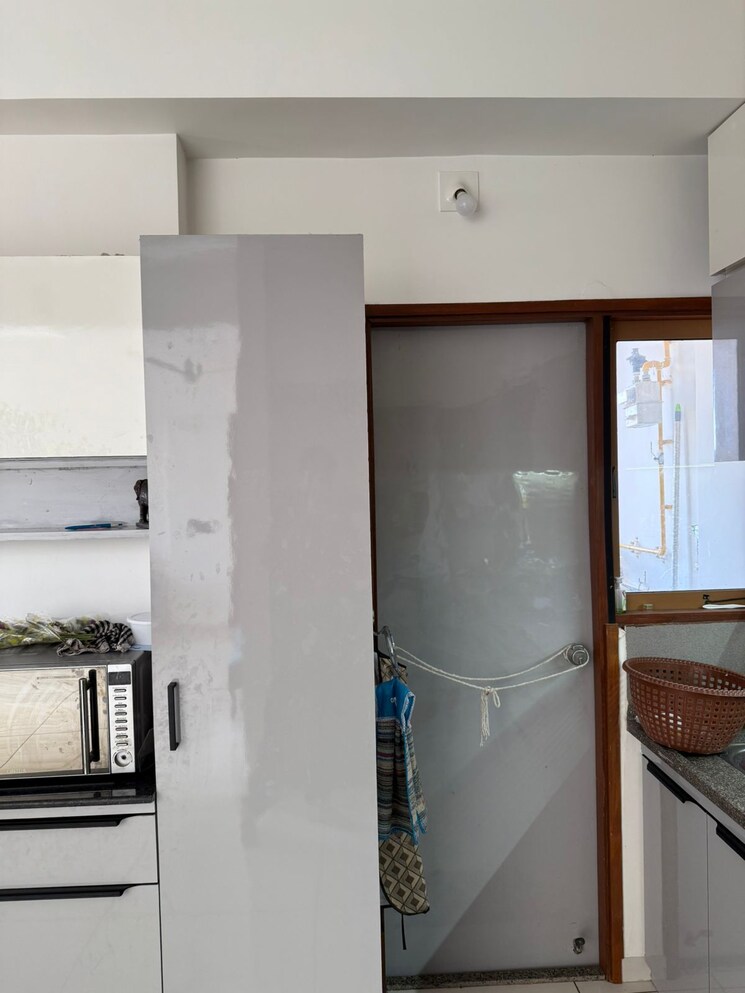 Bathroom, jagatpur 2 Bedroom 159 Sq.Yd. Apartment In Jagatpur Ahmedabad 8145950