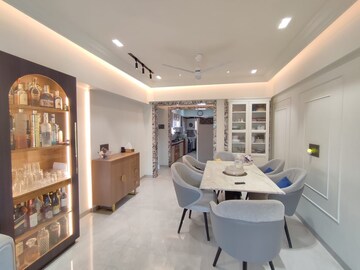 Team Area in 2 BHK Apartment at Bandra West – for Sale