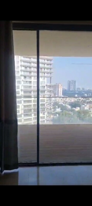 Room in 4 BHK Apartment at Embassy Lake Terrace, Hebbal – for Rent