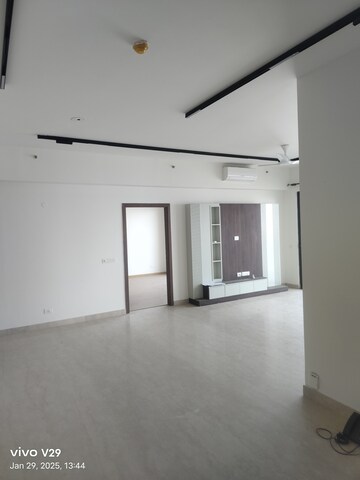 Room in 4 BHK Apartment at M3M Latitude, Sector 65 – for Rent