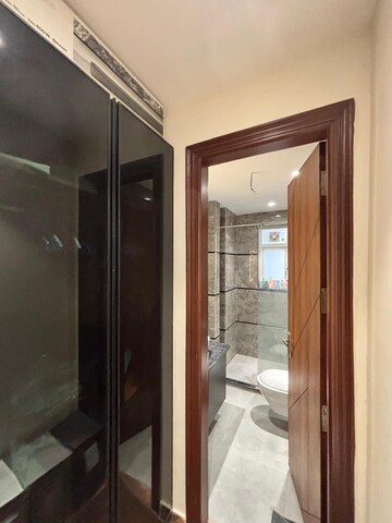 Building Lobby in 4 BHK Builder Floor at Ansal Esencia-Mulberry Homes, Sector 67 – for Rent