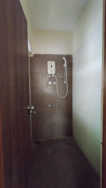 Room in 1 BHK Apartment at Raunak City Phase 3, Kalyan West – for Rent
