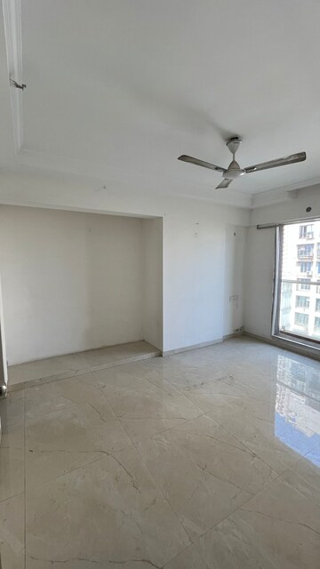 Room in 2 BHK Apartment at Shree Ganesha Veera Residency, Ghodbunder Road – for Rent