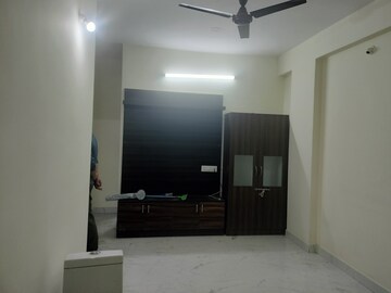 Room in 2 BHK Apartment at Halasuru – for Rent