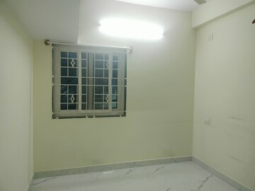 Room in 2 BHK Apartment at Halasuru – for Rent