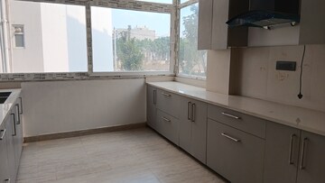 Room in 4 BHK Builder Floor at Ansal API Esencia, Sector 67 – for Rent
