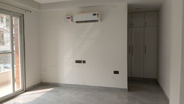 Furnished Amenities in 4 BHK Builder Floor at Ansal API Esencia, Sector 67 – for Rent