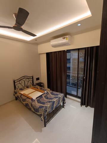 Bedroom in 2 BHK Apartment at Seawoods – for Rent