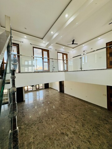 Kitchen in 5 BHK Builder Floor at Royal Homez, Sector 43 – for Rent
