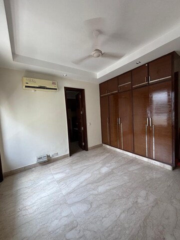 Room in 4 BHK Builder Floor at Neeti Bagh – for Rent