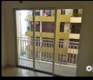 Room in 1 BHK Apartment at Puranik Grand Central, Vartak Nagar – for Sale