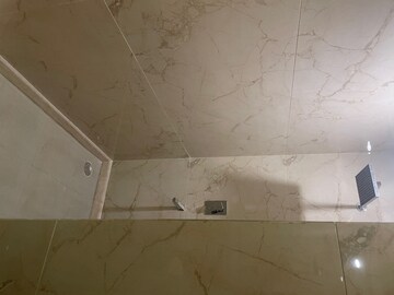Bathroom in 4 BHK Builder Floor at Queens Plaza, Sector 43 – for Rent