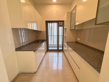 Room in 3 BHK Apartment at Piramal Mahalaxmi, Mahalaxmi – for Sale