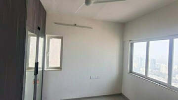 Room in 2 BHK Apartment at Swapnalok Towers, Malad East – for Rent