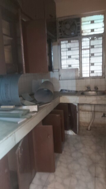 Kitchen in 3.5 BHK Apartment at Mayur Vihar – for Rent