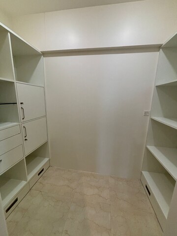 3 BHK Apartment For Rent in LnT Crescent Bay T5, Parel