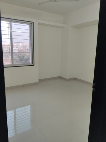 Room in 2.5 BHK Apartment at Satyam Rajyog, Dhanori – for Rent