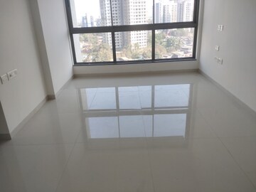 Room in 2 BHK Apartment at Rustomjee Bella Phase 1, Bhandup West – for Rent