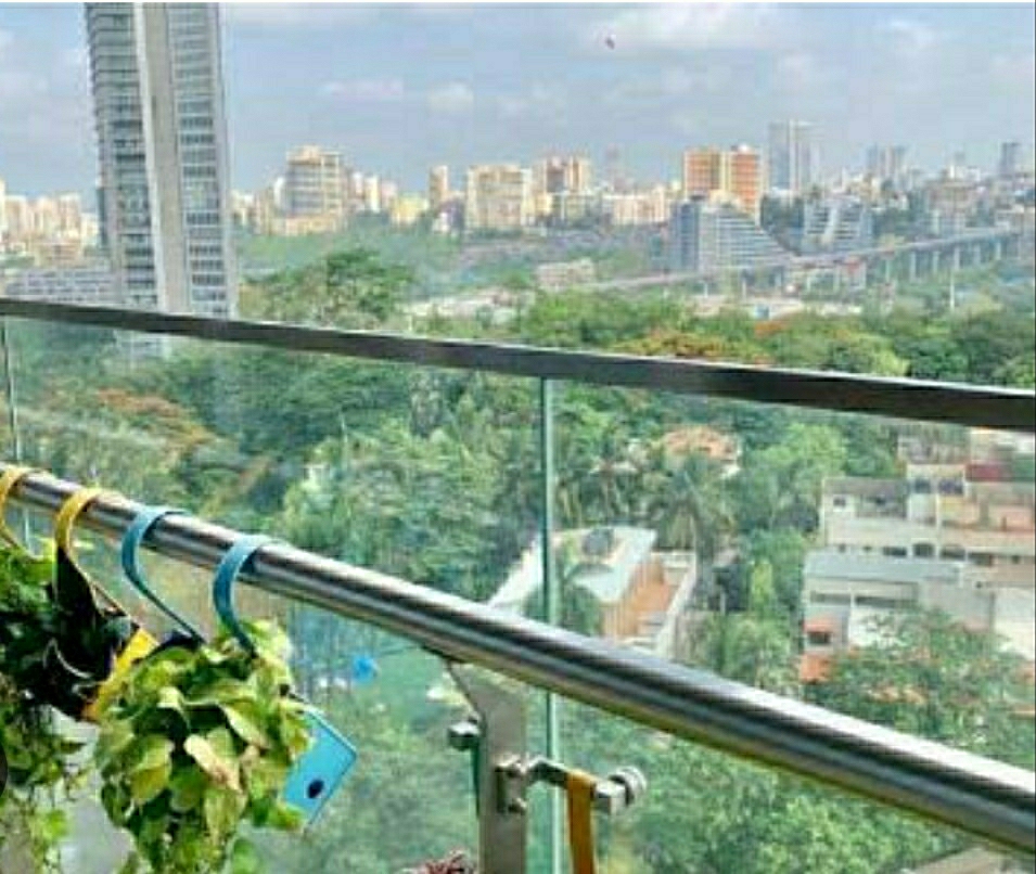 2.5 BHK Apartment For Sale in Oberoi Realty Woods