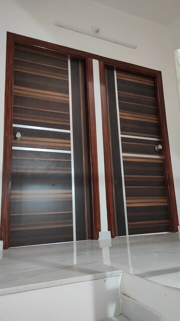 Room in 4 BHK Villa at Satellite – for Rent