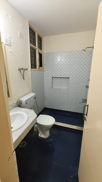 Master Bedroom in 3 BHK Builder Floor at Unitech South City II, Sector 50 – for Rent