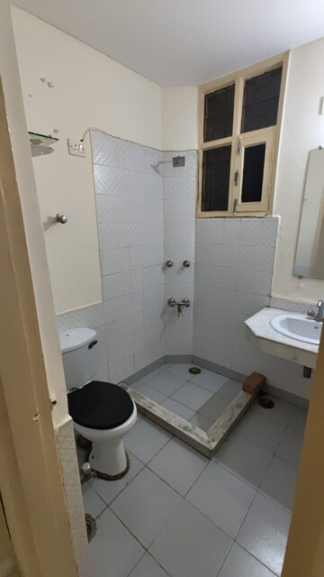 Master Bedroom in 3 BHK Builder Floor at Unitech South City II, Sector 50 – for Rent