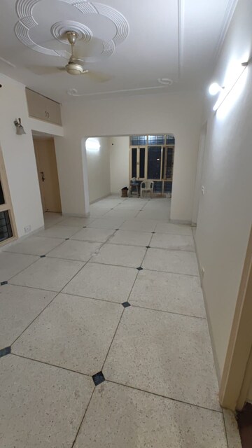 Building Lobby in 3 BHK Builder Floor at Unitech South City II, Sector 50 – for Rent