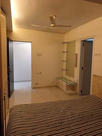 Room in 3 BHK Apartment at Lokhandwala Harmony, Worli – for Rent