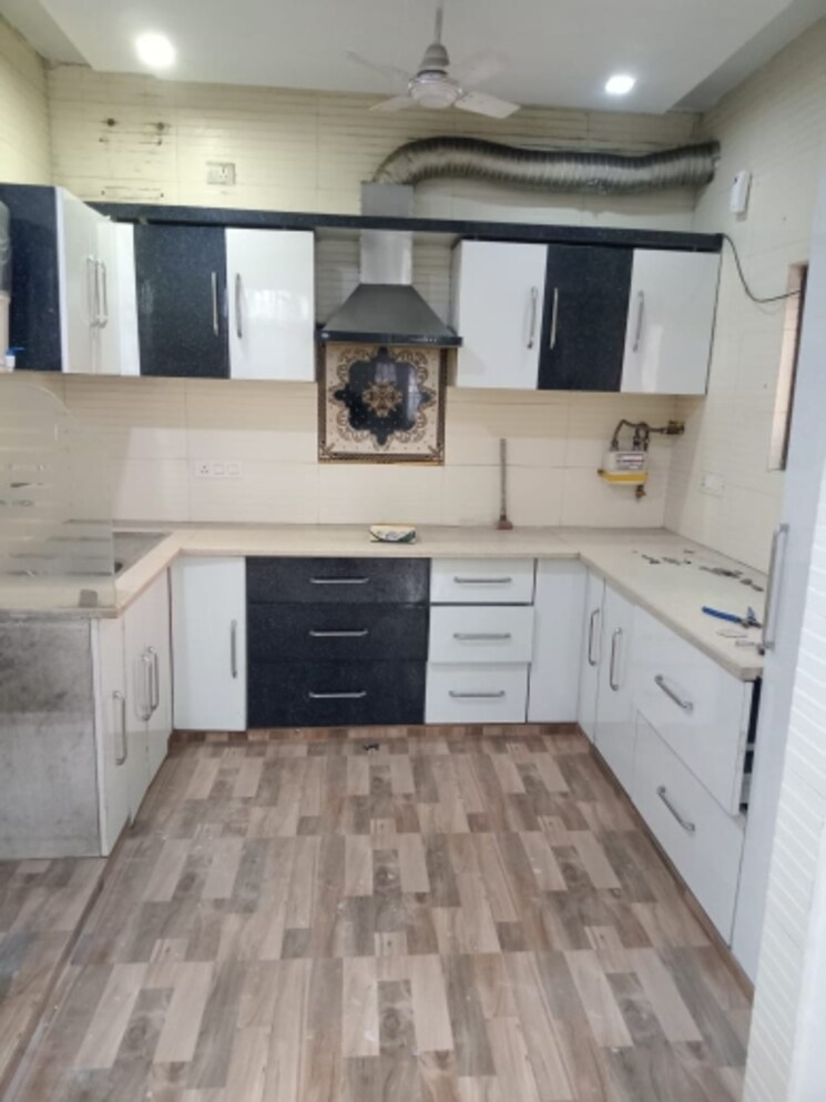 Kitchen, paschim vihar 2 Bedroom 700 Sq.Ft. Builder Floor In Paschim Vihar Delhi 8146435