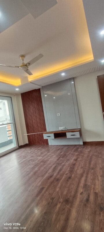 Furnished Amenities in 3 BHK Builder Floor at Eros Rosewood City, Sector 49 – for Rent