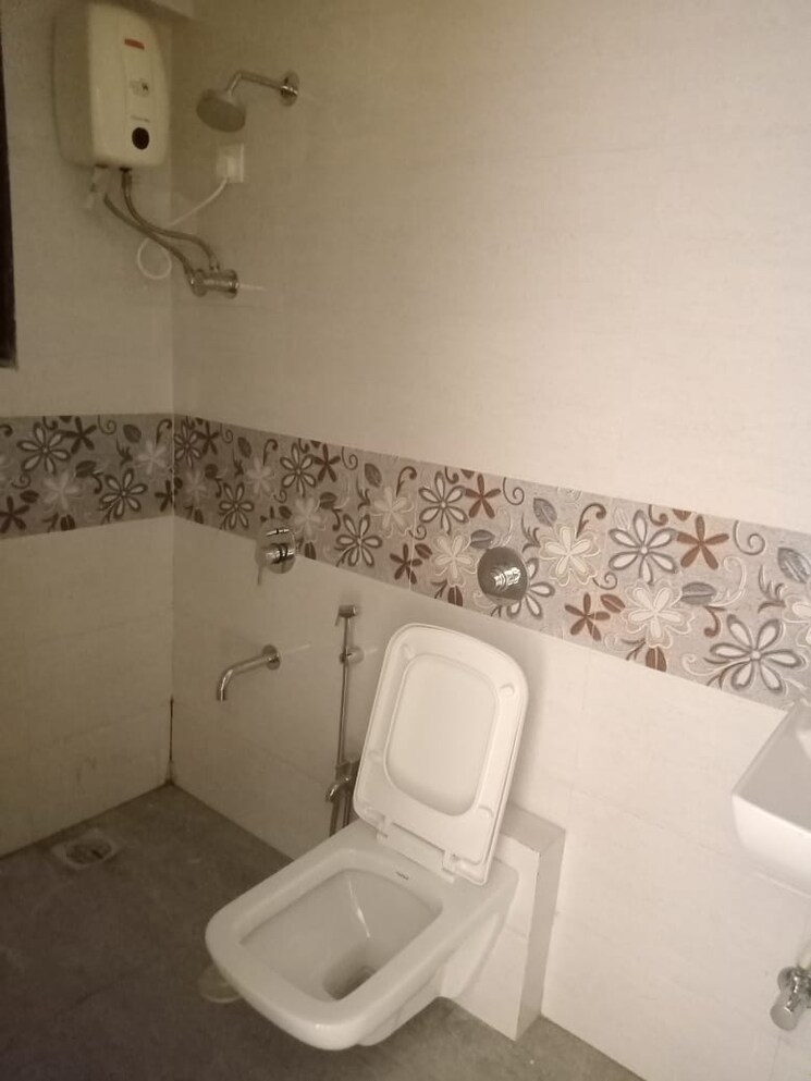 Bathroom, puraniks-glorio-grand-central 1 Bedroom 600 Sq.Ft. Apartment In Vartak Nagar Thane 8146454