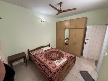 Bedroom in 3 BHK Builder Floor at Rt Nagar – for Rent