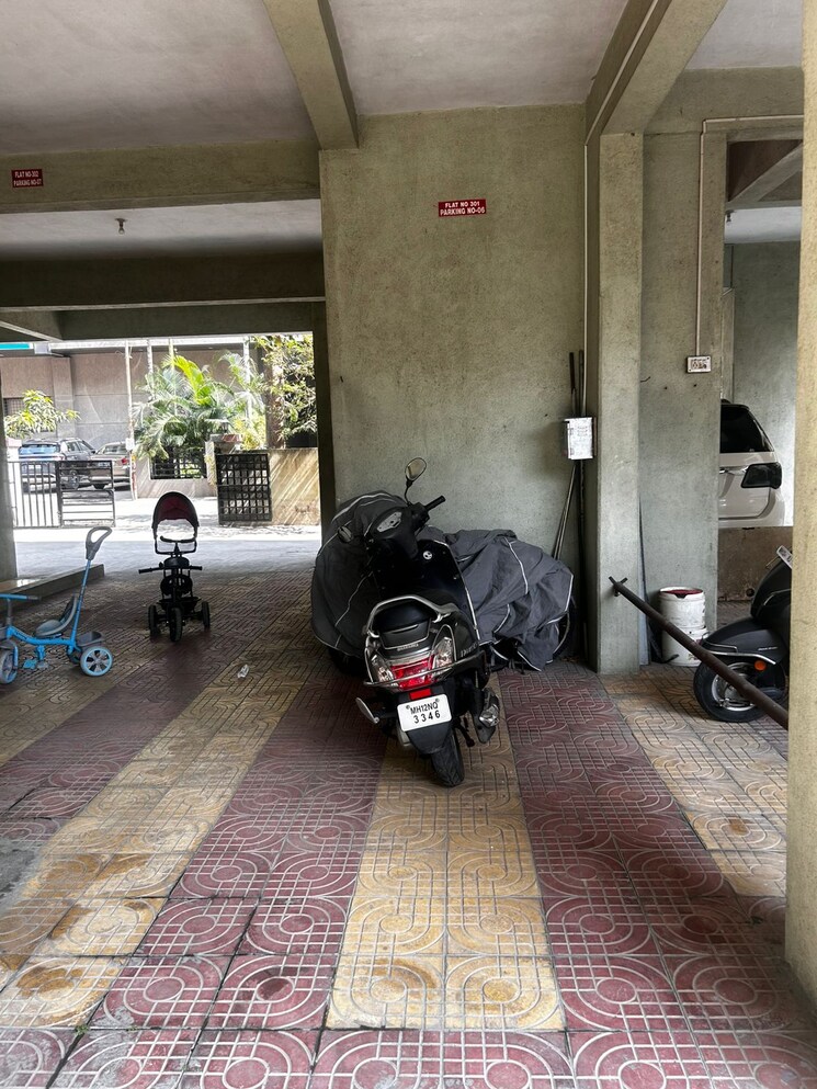  Parking, lalwani-residency 1 Bedroom 625 Sq.Ft. Apartment In Viman Nagar Pune 8146585