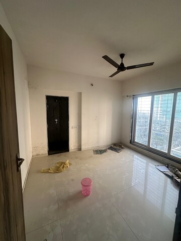 Room in 1 BHK Apartment at Noble Heights, Malad East – for Rent