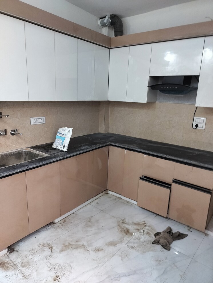 Kitchen, dwarka mor 4 Bedroom 1800 Sq.Ft. Builder Floor In Dwarka Mor Delhi 8146614