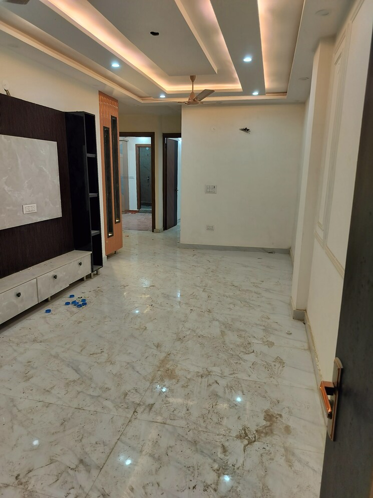 Room, dwarka mor 4 Bedroom 1800 Sq.Ft. Builder Floor In Dwarka Mor Delhi 8146614