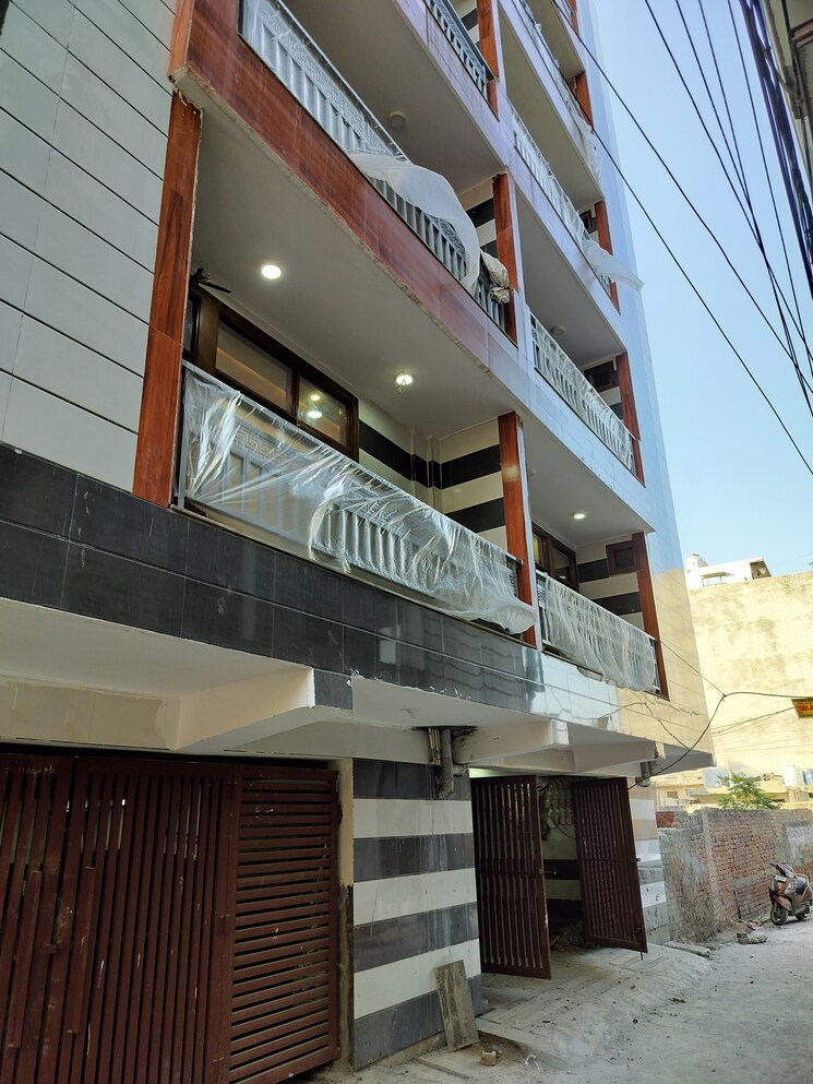 Exterior View, dwarka mor 4 Bedroom 1800 Sq.Ft. Builder Floor In Dwarka Mor Delhi 8146614