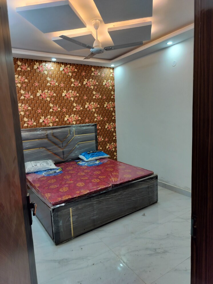 Master Bedroom, dwarka mor 4 Bedroom 1800 Sq.Ft. Builder Floor In Dwarka Mor Delhi 8146614