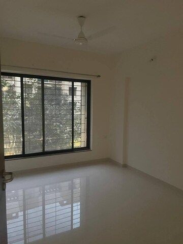 Room in 3 BHK Apartment at Park Express, Baner – for Rent