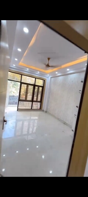 Room in 2 BHK Builder Floor at Maya Homes, Indrapuram – for Sale