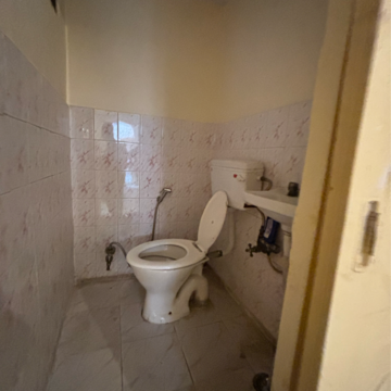 Bathroom in 1 BHK Builder Floor at Saket – for Rent