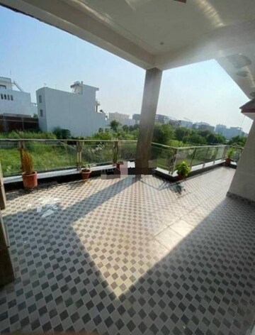 Swimming Pool in 4 BHK Villa at Ansal Sushant Golf city, Sushant Golf City – for Rent